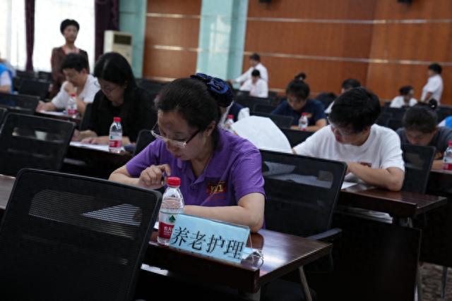 下载 (2).jpg